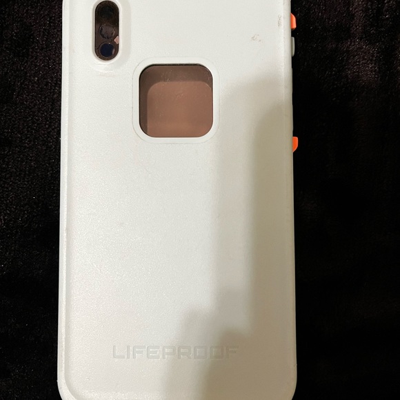 USED Three IPhone XS/IPhone X Cases, Lifeproof & Otter Box - Picture 3 of 11